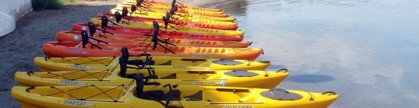 Kayaks auto-vaciables en la orilla para el alquiler por horas- Menorca en Kayak